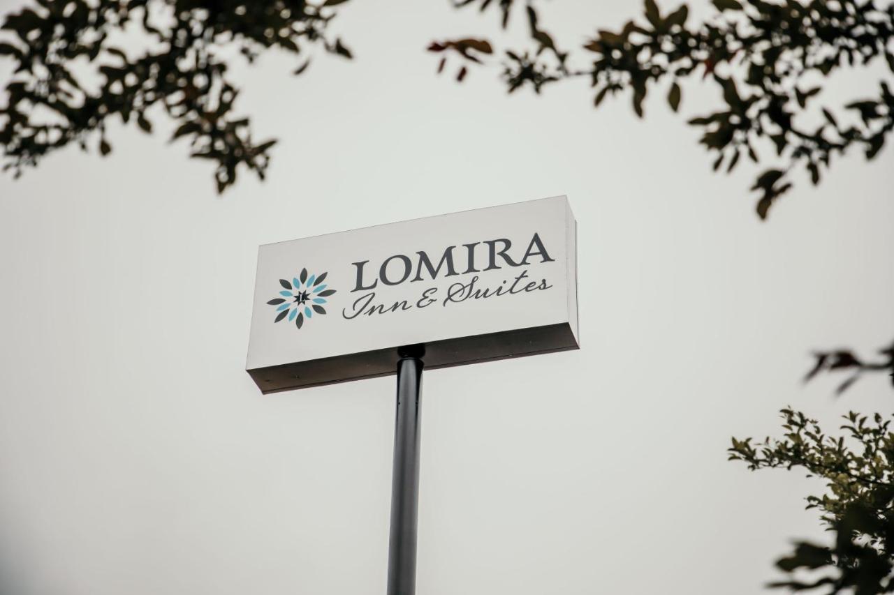 Lomira Inn And Suites Extérieur photo